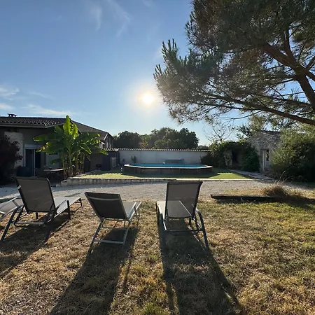 Marais Inn, Maison Typique Avec Piscine Et Jardin Arbore, 10 Kms Niort Sansais