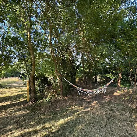 Villa Marais Inn, Maison Typique Avec Piscine Et Jardin Arboré, 10 Kms Niort Sansais
