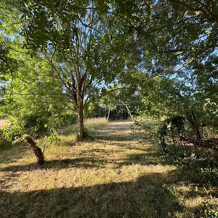 Marais Inn, Maison Typique Avec Piscine Et Jardin Arboré, 10 Kms Niort Villa