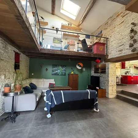 Villa Marais Inn, Maison Typique Avec Piscine Et Jardin Arbore, 10 Kms Niort Sansais