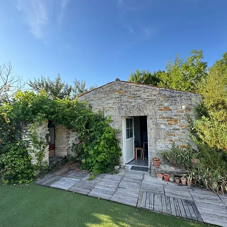 Villa Marais Inn, Maison Typique Avec Piscine Et Jardin Arbore, 10 Kms Niort *