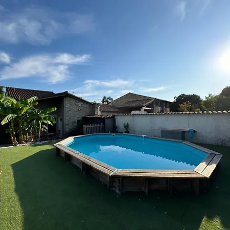 Villa Marais Inn, Maison Typique Avec Piscine Et Jardin Arbore, 10 Kms Niort Sansais